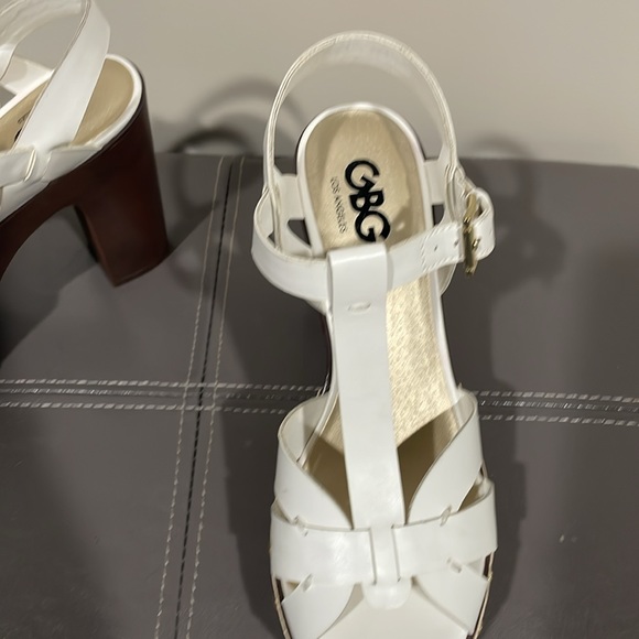 GBG Jinnie white platform wooden heel sandals - Picture 2 of 4